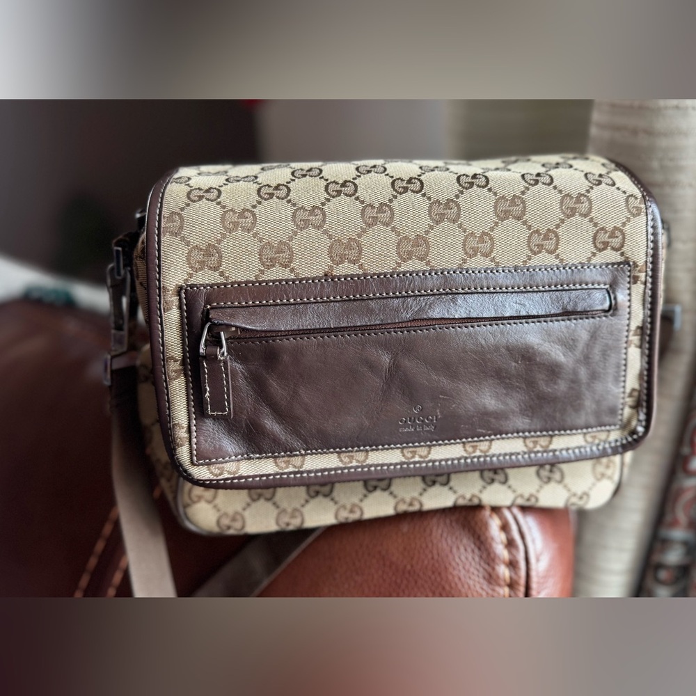 GUCCI CANVAS MESSENGER BAG